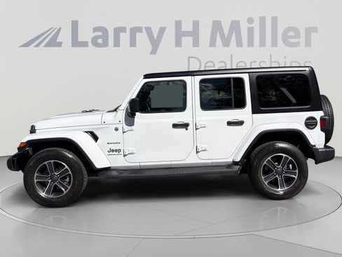 Used 2023 Jeep Wrangler Unlimited Sahara AWD/4WD image 2