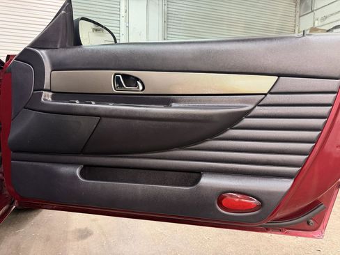 Used 2004 Ford Thunderbird RWD image 25