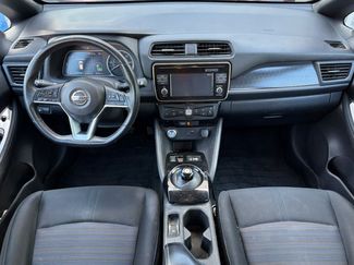 Used 2018 Nissan Leaf SV w/ SV Technology Package FWD video 3