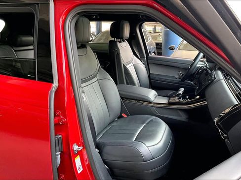 Used 2024 Land Rover Range Rover Sport SE image 8