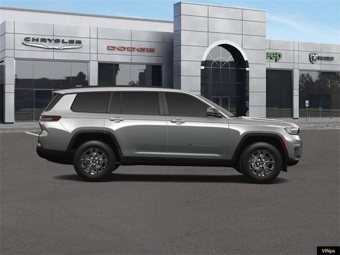 New 2023 Jeep Grand Cherokee L Laredo image 9
