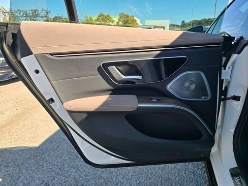 Used 2022 Mercedes-Benz EQS 450+ Sedan image 15