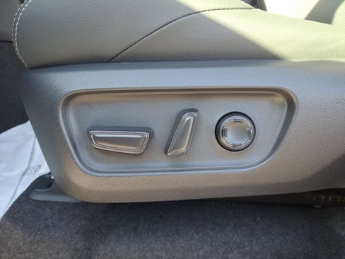 New 2025 Toyota 4Runner Limited image 18