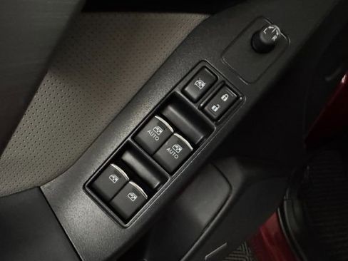 Used 2017 Subaru Forester 2.5i Limited image 17