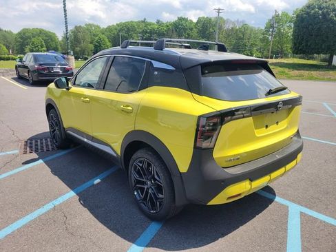 New 2026 Nissan Kicks SR w/ Cold Weather Package AWD/4WD image 8