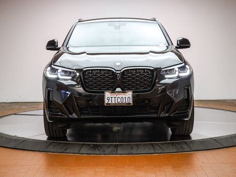 Used 2025 BMW X4 xDrive30i w/ Premium Package image 2