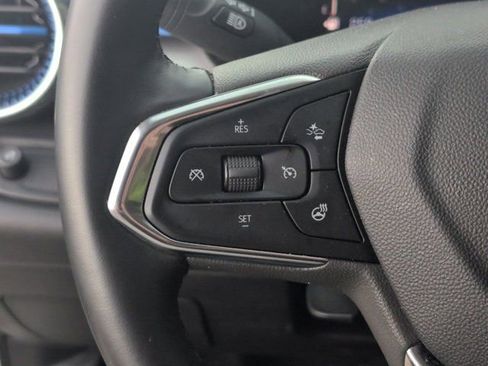 Used 2025 Chevrolet Trax LT w/ LT Convenience Package FWD image 20
