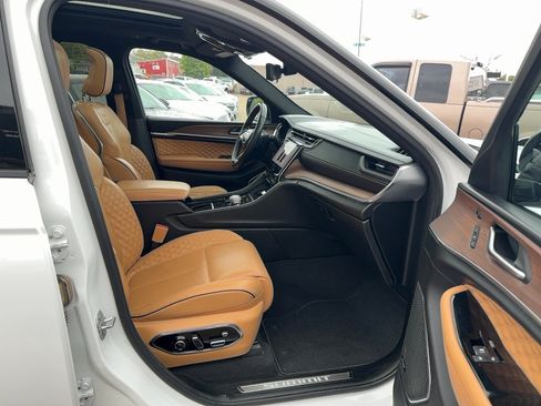 Used 2022 Jeep Grand Cherokee L Summit w/ Advanced Protech Group IV AWD/4WD image 27