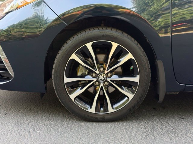 Used 2017 Toyota Corolla SE w/ SE Premium Package FWD image 40