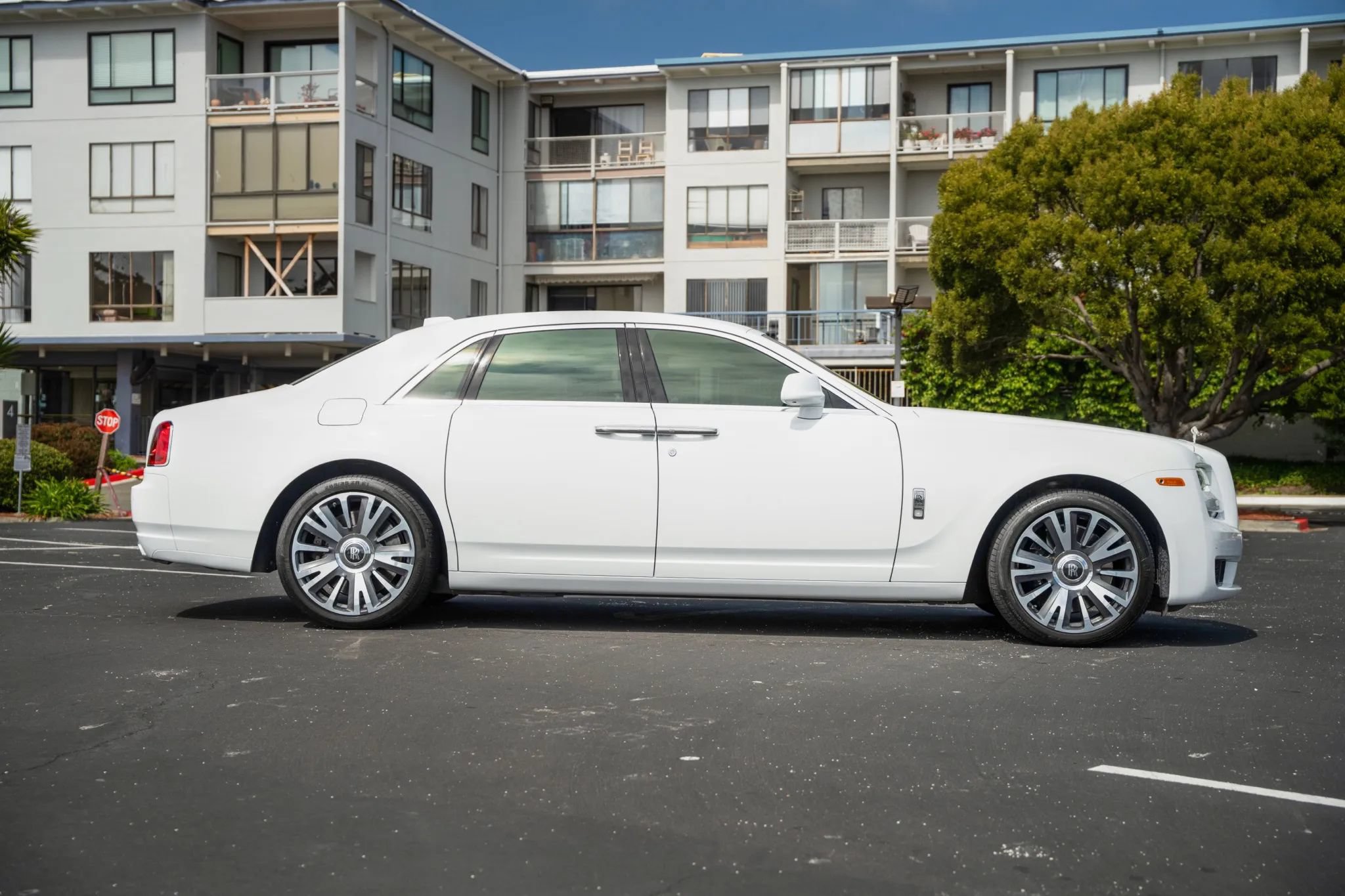 Used 2018 Rolls-Royce Ghost RWD image 4