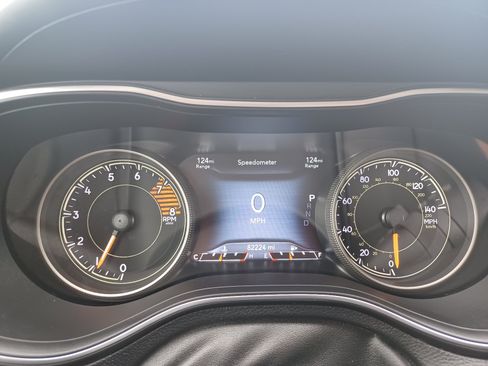 Used 2019 Jeep Cherokee Overland w/ Technology Group AWD/4WD image 19