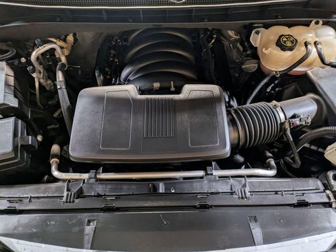 Used 2023 Chevrolet Suburban Premier AWD/4WD image 32