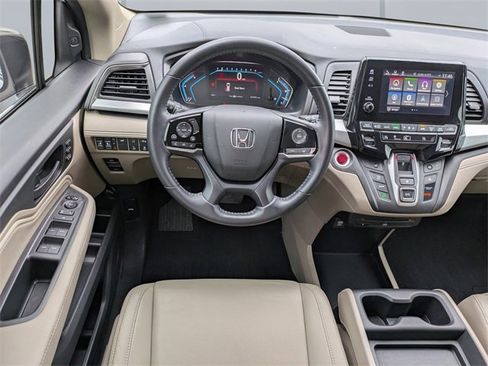 Used 2018 Honda Odyssey Touring image 17
