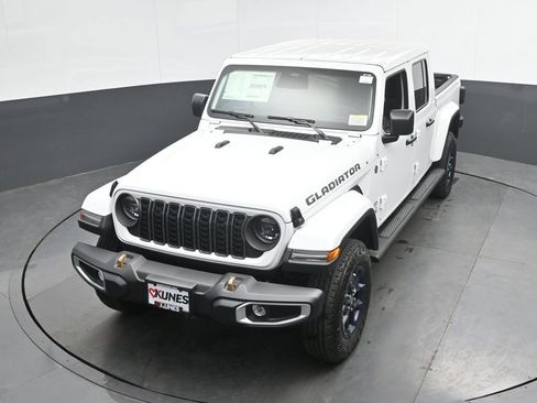 New 2026 Jeep Gladiator Sport AWD/4WD image 37