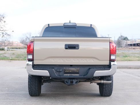 Used 2019 Toyota Tacoma SR5 image 9