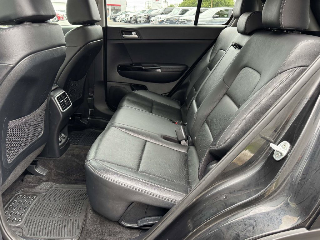 Used 2020 Kia Sportage EX AWD/4WD image 17