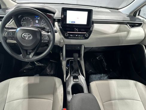 Certified 2025 Toyota Corolla Cross L FWD image 8