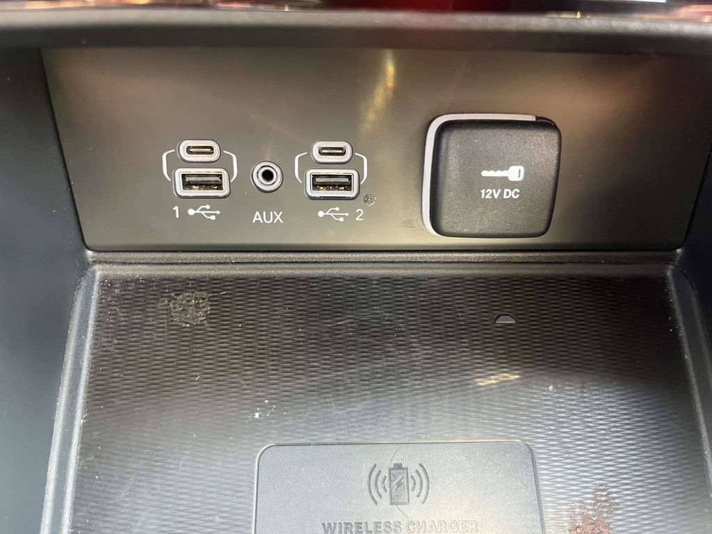 Used 2025 Jeep Grand Cherokee Altitude AWD/4WD image 25