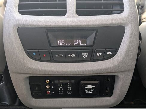 Used 2016 Honda Pilot Touring image 15