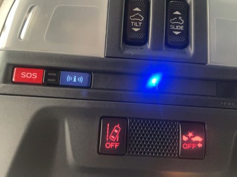 Used 2023 Subaru Crosstrek 2.5i Limited w/ Moonroof Package image 12