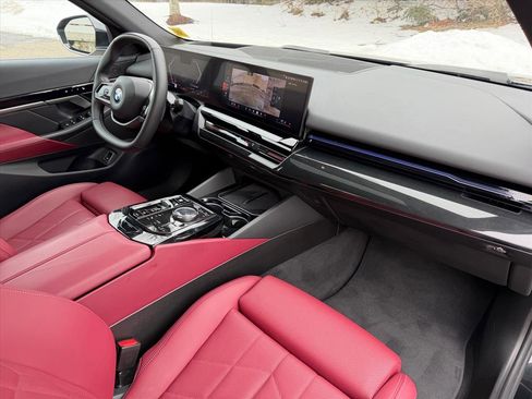 Used 2024 BMW 530i xDrive w/ Premium Package image 23