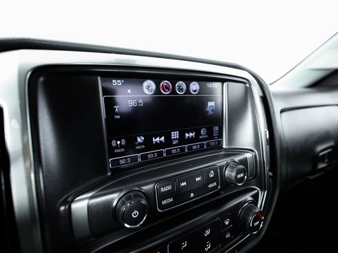 Used 2018 Chevrolet Silverado 1500 LT image 24