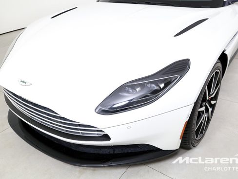 Used 2020 Aston Martin DB11 Volante RWD image 32