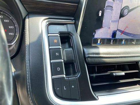 Used 2021 Chevrolet Suburban LT w/ Luxury Package AWD/4WD image 14