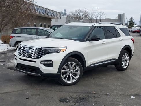 Certified 2022 Ford Explorer Platinum w/ Equipment Group 601A image 38