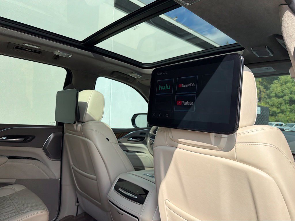 Used 2022 Cadillac Escalade ESV Sport Platinum AWD/4WD image 32