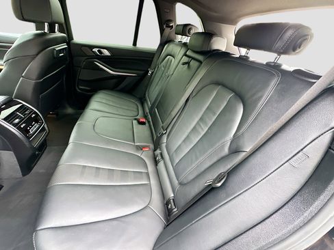Used 2022 BMW X5 M50i w/ Premium Package image 26