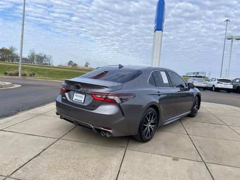 Used 2023 Toyota Camry SE image 10