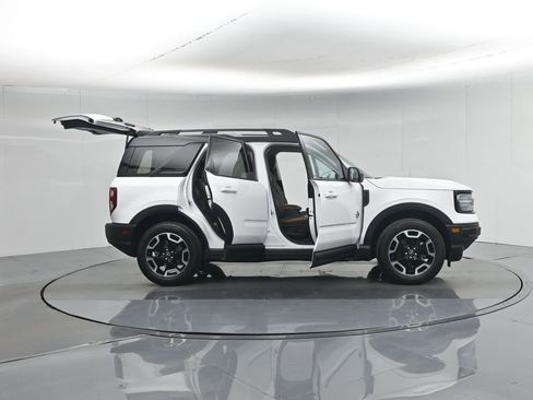 Certified 2024 Ford Bronco Sport Outer Banks w/ Tech Package AWD/4WD image 5