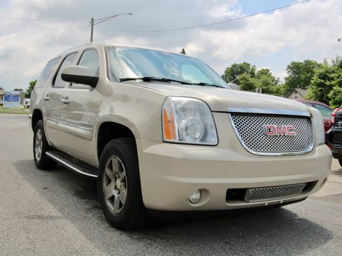 Used 2008 GMC Yukon Denali image 8