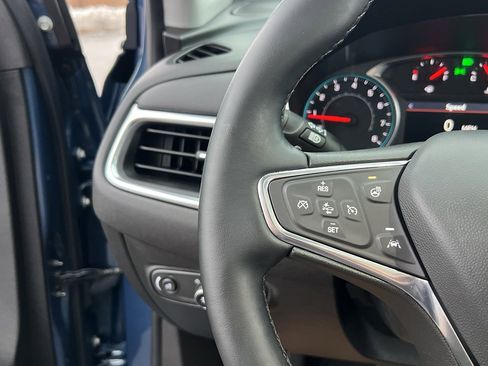 Used 2024 Chevrolet Equinox LT image 32