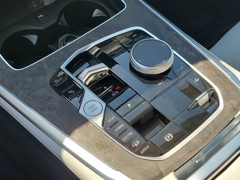 New 2026 BMW X5 xDrive50e image 21