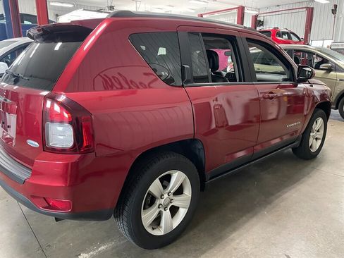 Used 2015 Jeep Compass Latitude AWD/4WD image 6