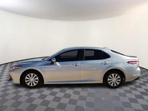 Used 2020 Toyota Camry L image 2