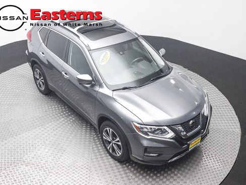 Used 2019 Nissan Rogue SV w/ Sun & Sound Touring Package AWD/4WD image 3