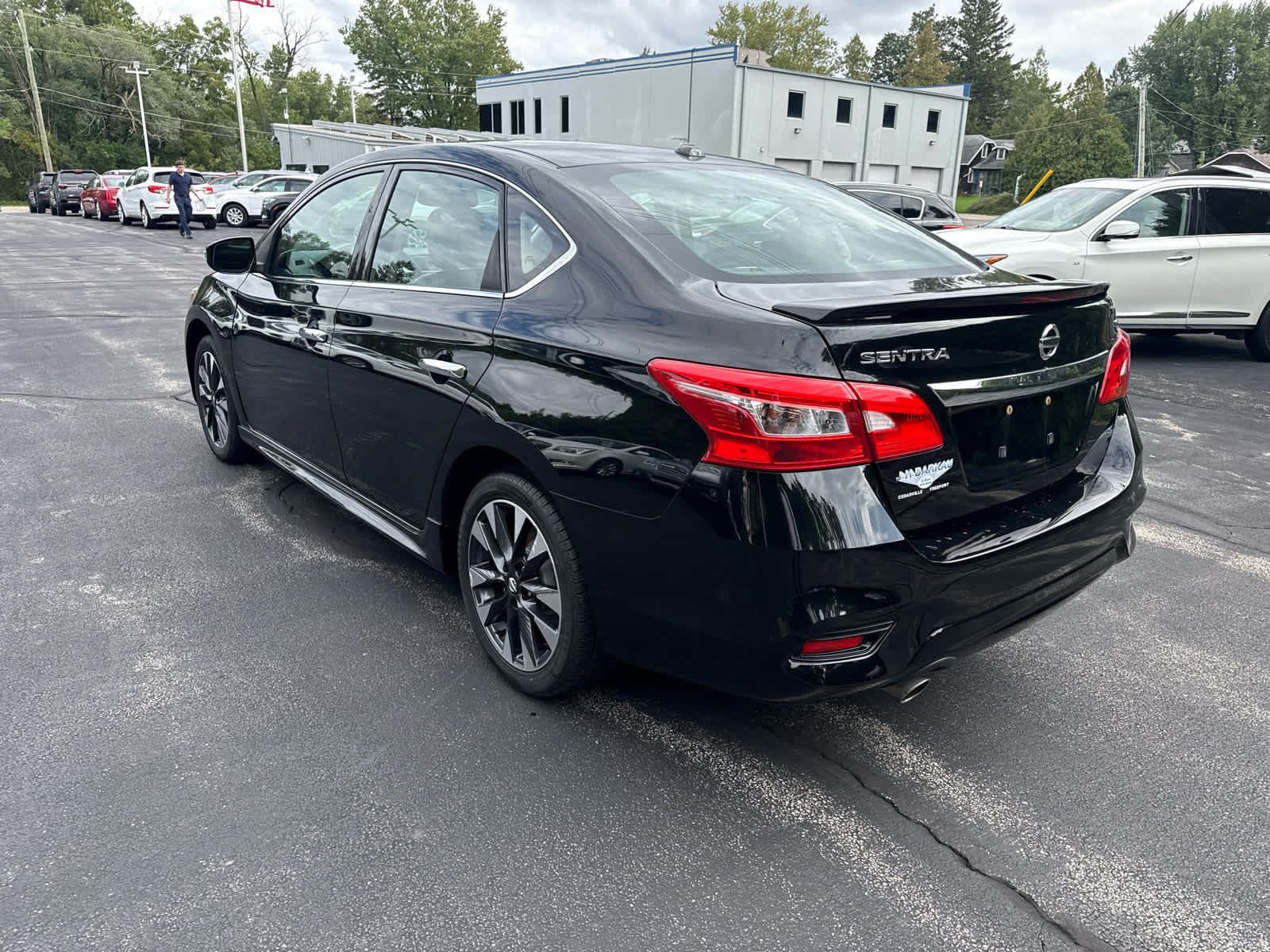 Used 2018 Nissan Sentra SR w/ Premium Package (P02) FWD image 5