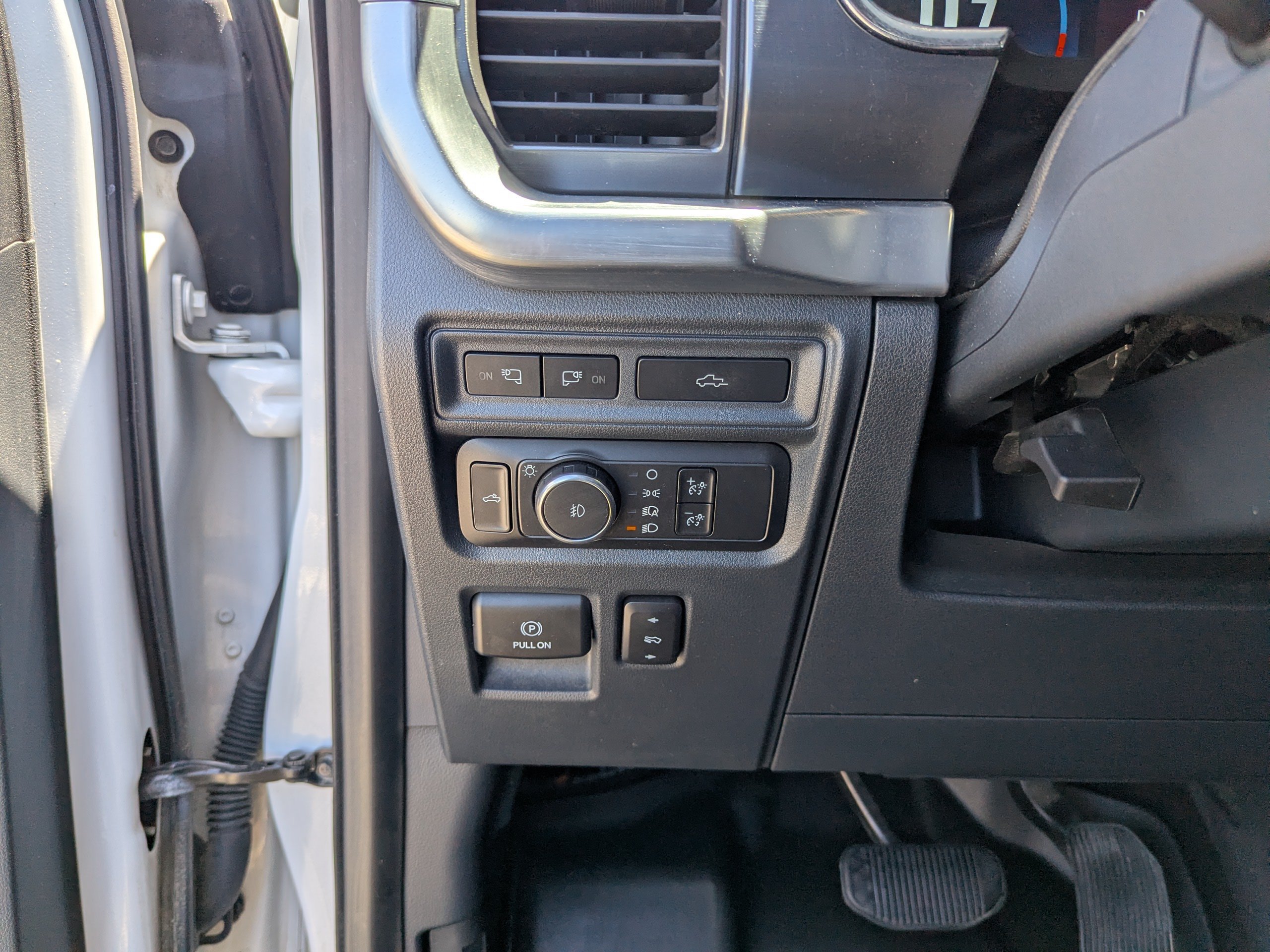 Used 2022 Ford F150 Lariat AWD/4WD image 14