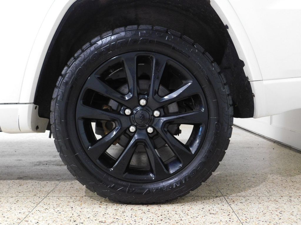 Used 2020 Jeep Grand Cherokee Altitude AWD/4WD image 76