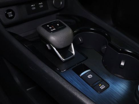 Used 2024 Nissan Rogue SV image 32