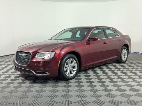Used 2022 Chrysler 300 Touring image 9
