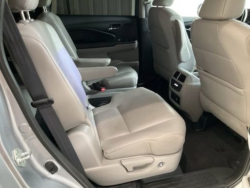 Used 2022 Honda Pilot Touring image 27