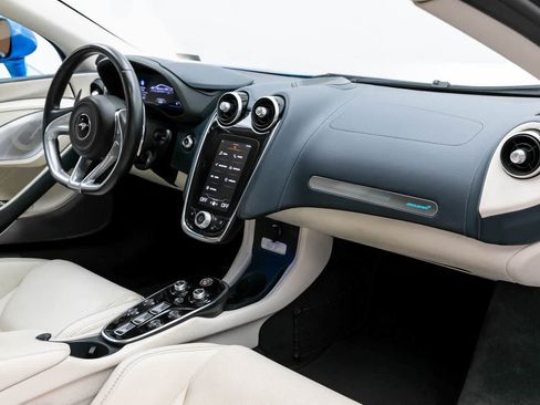 Used 2020 McLaren GT RWD image 33