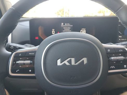 Used 2025 Kia Sorento S w/ Panoramic Sunroof Package FWD image 23