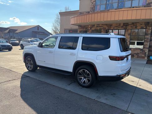 Used 2022 Jeep Wagoneer Series III w/ Convenience Group I image 33