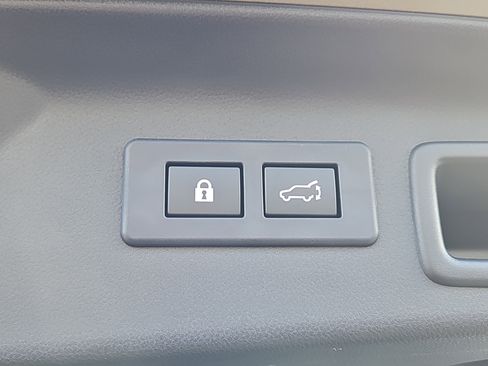 Certified 2025 Subaru Forester Premium image 13