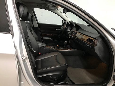 Used 2010 BMW 328i xDrive Sedan image 13